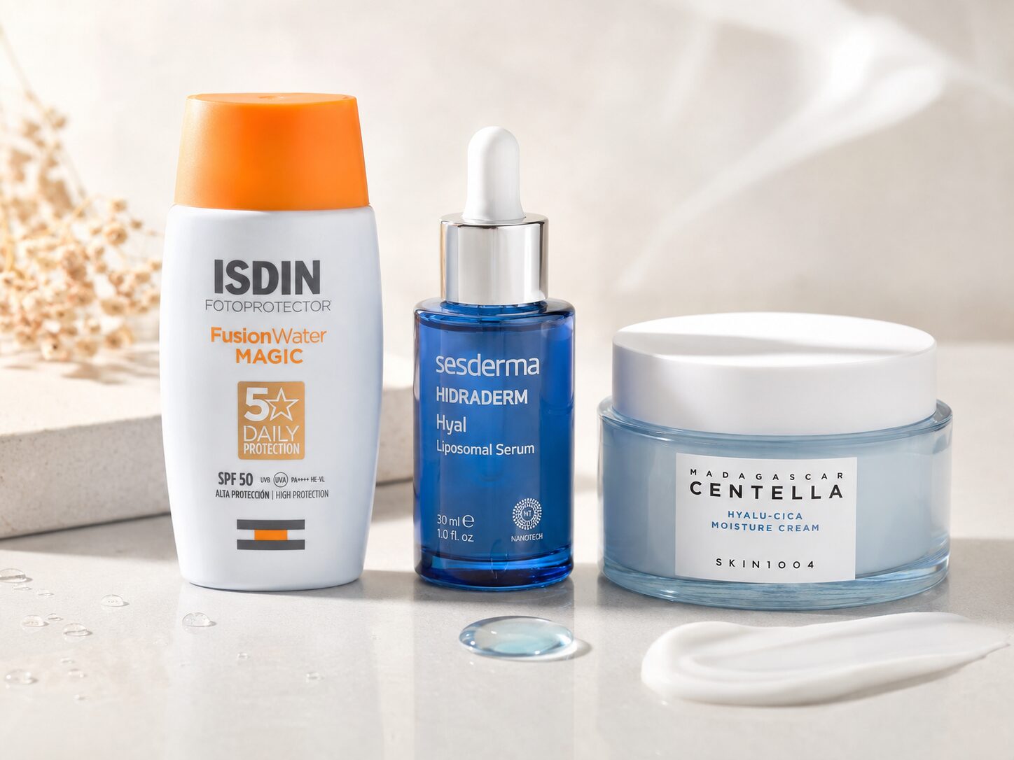 Protector solar y crema hidratante para una rutina de skincare en ciudades de altura